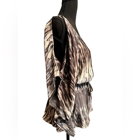 Express cold Shoulder Batwing Top size Small - Picture 3 of 7